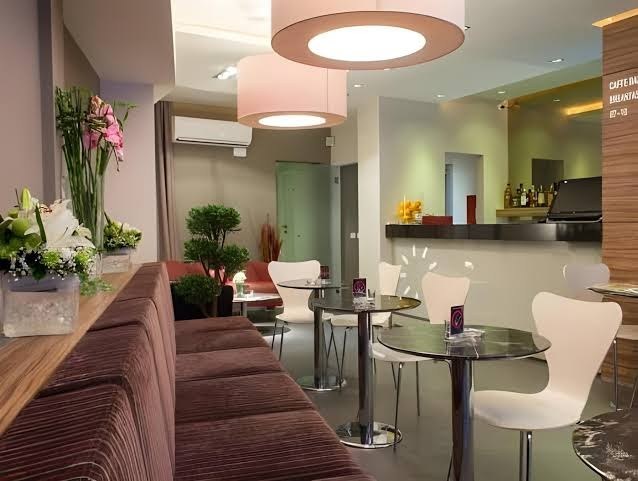 Sole Hotel cafe lobby