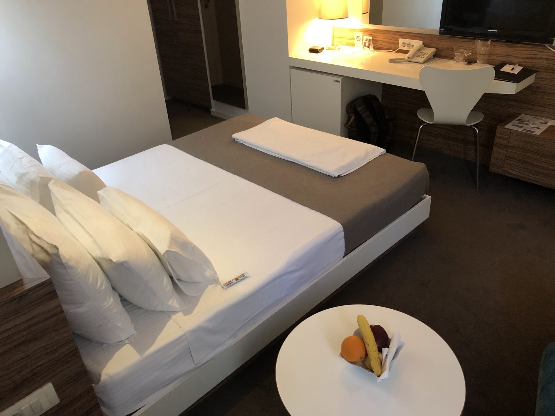 Sole Hotel soba desk